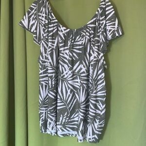 Iyla Women's Patterned off the shoulder Top